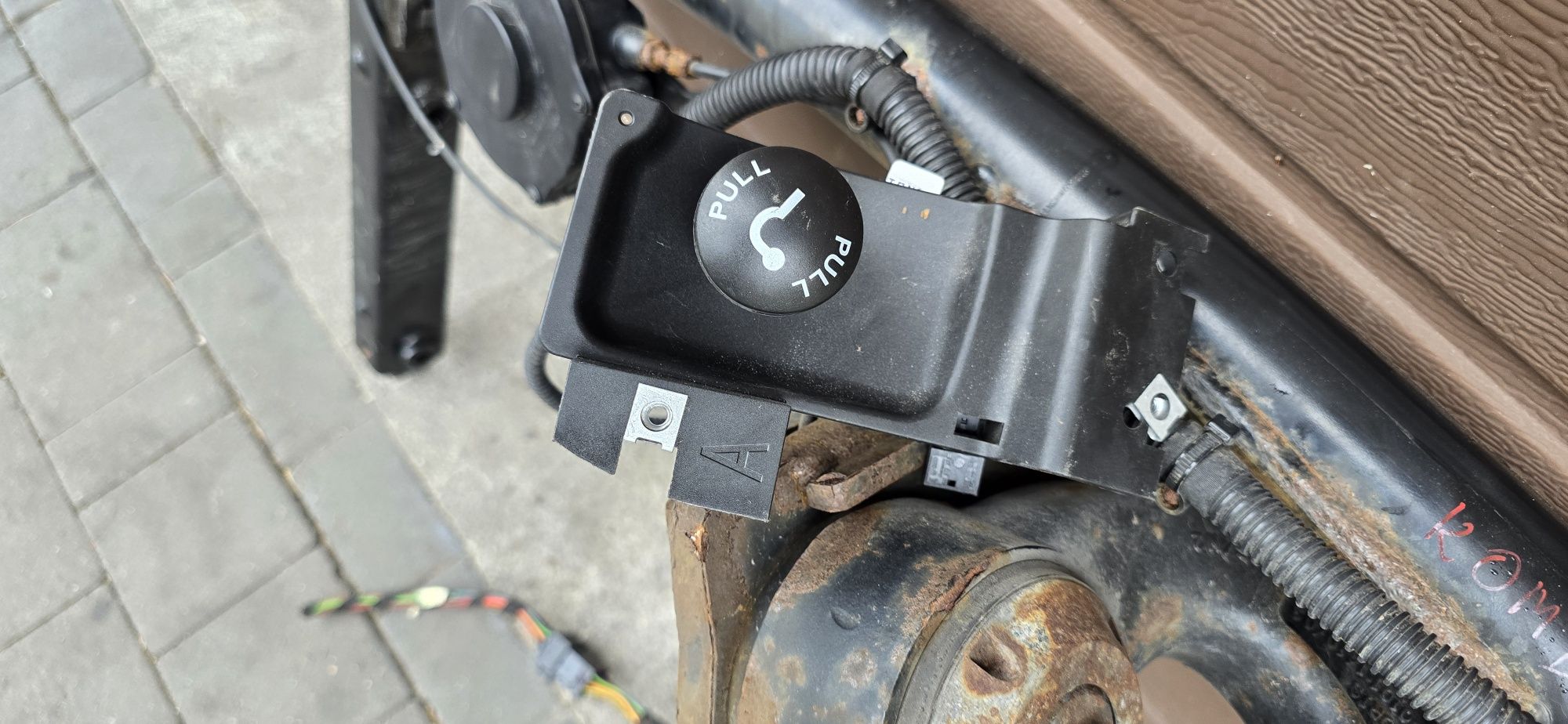 Hak holowniczy Audi A6 C7 elektrycznie składany