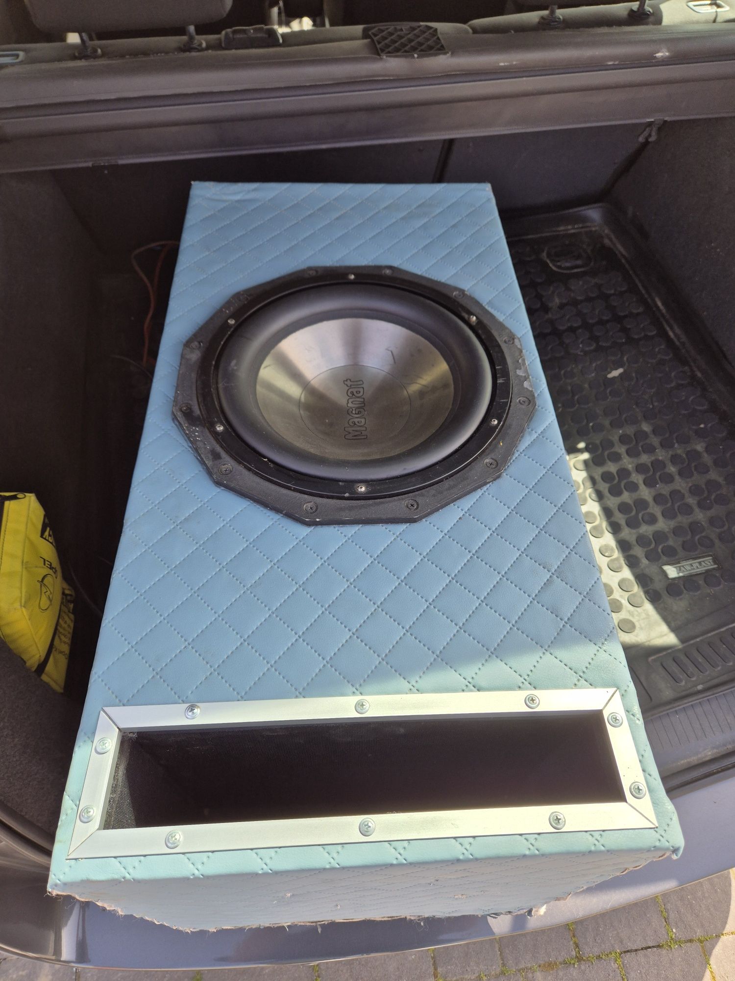 subwoofer 80x40x40cm