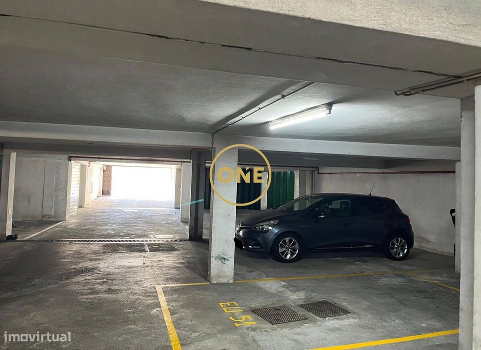 Lugar de Garagem com 13 m2 no centro da Póvoa de Varzim