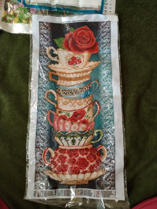 Вишиті бісером картини та панно різних розмірів без рамок