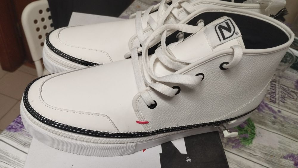 Tênis com zíper zipz novo na caixa 44 n°