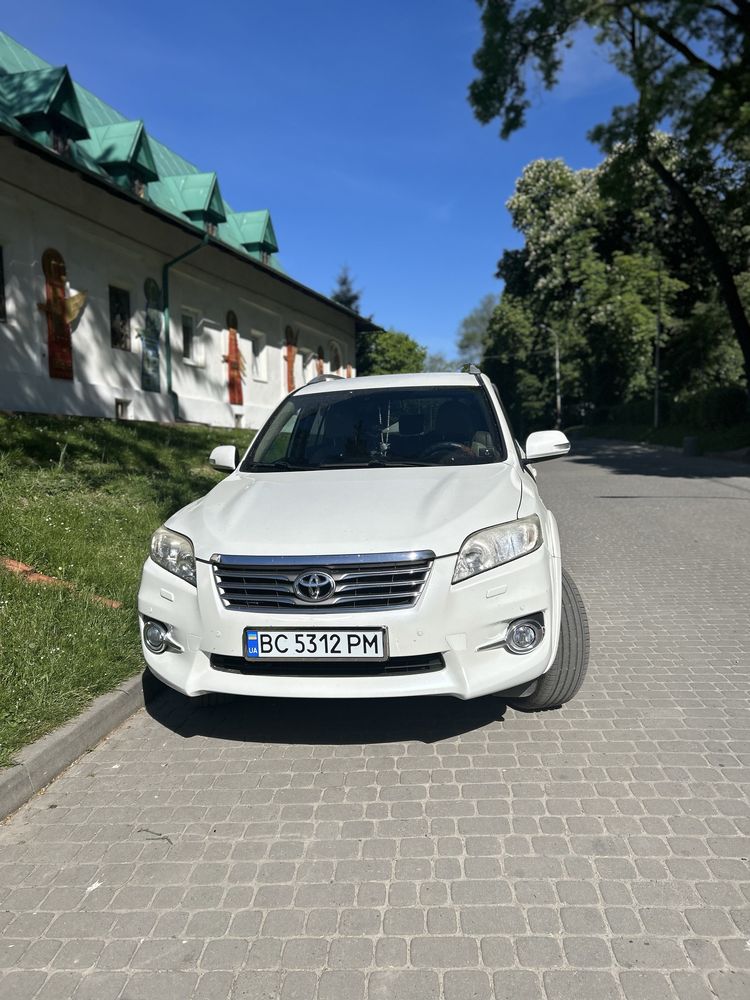 Toyota RAV4, 2010 рік, повний привід, стан ідеальний!