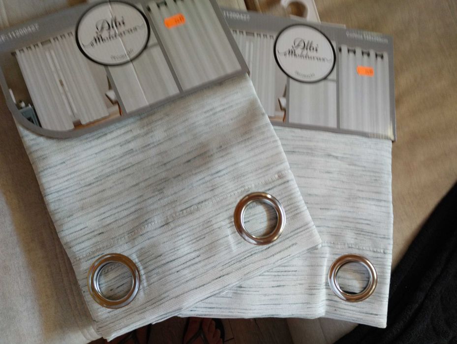 Cortinados varios Brancos e Bejes novos  15€ cada