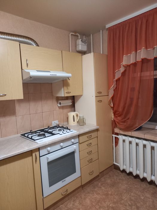 Сдам гарну двокімнатну квартиру по вул.Довженка для сім'ї.