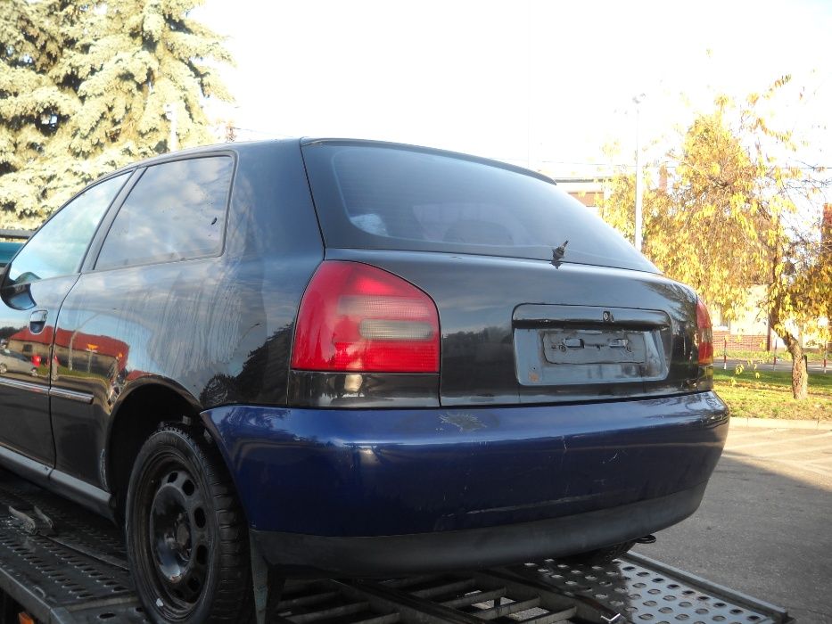 Audi A3 maska przednia kolor czarny