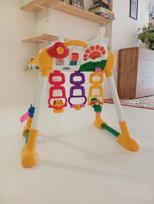 Ігровий центр-стійка Chicco від 3-міс до 1,5 року