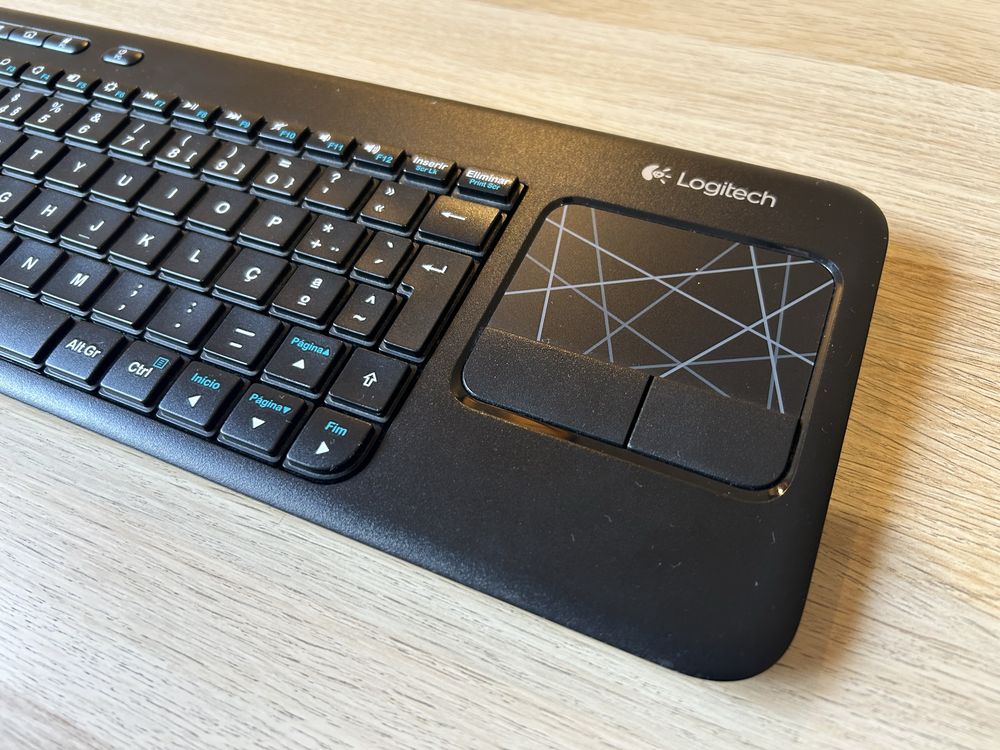 Teclado Logitech K400r, sem fios por wireless