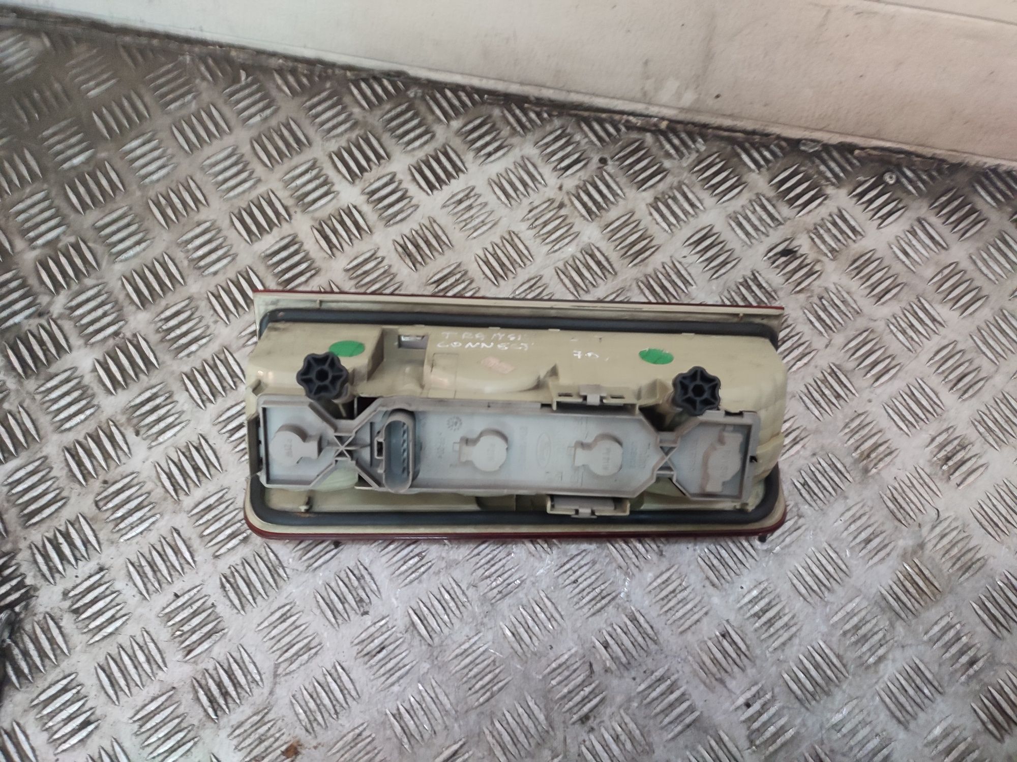 Ford Transit Connect I 02-13r lampa lewy tył tylna