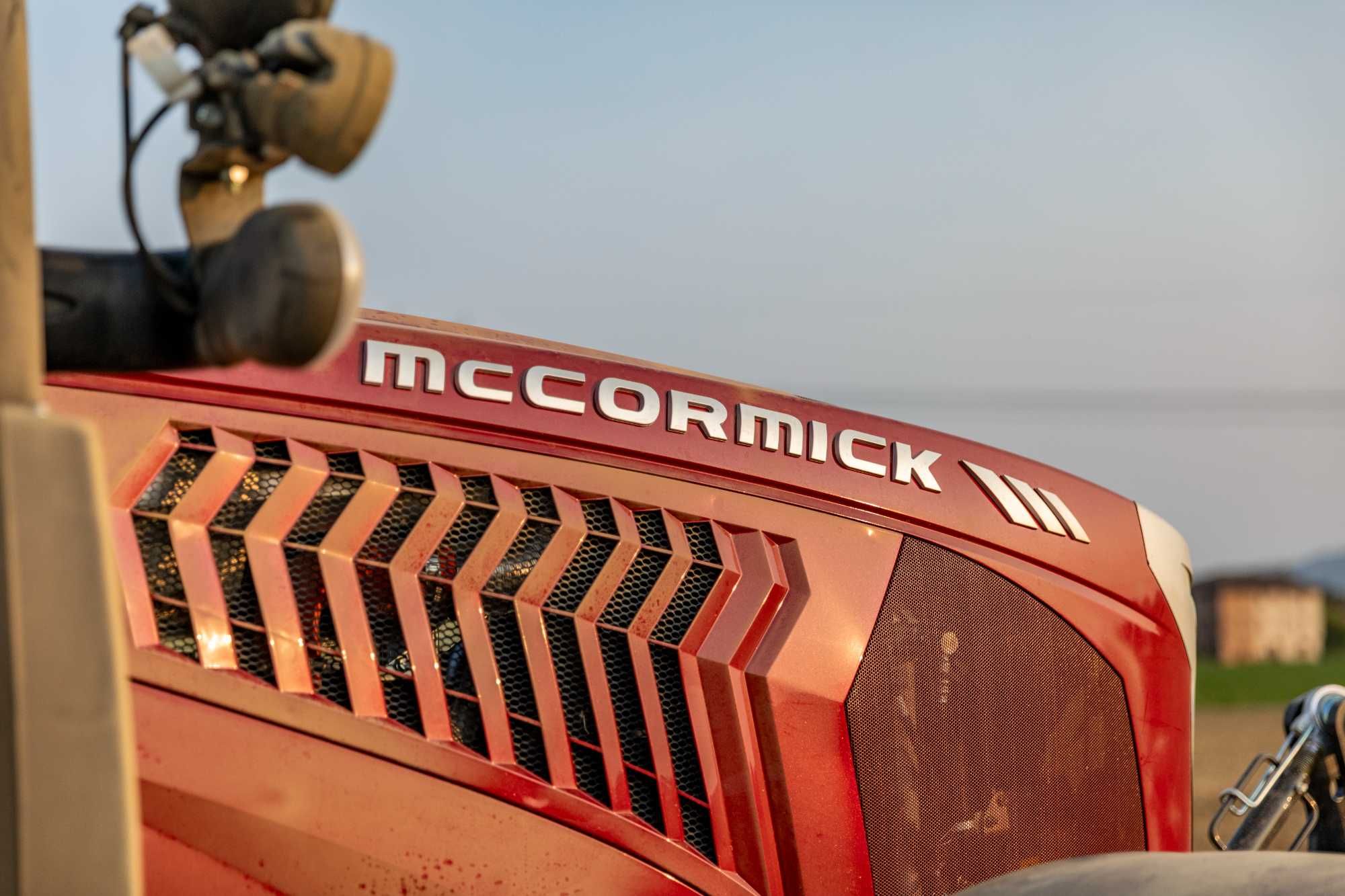 McCormick X5.120 PREMIUM 114 KM 36x12 max 40 km/h amortyzowana oś