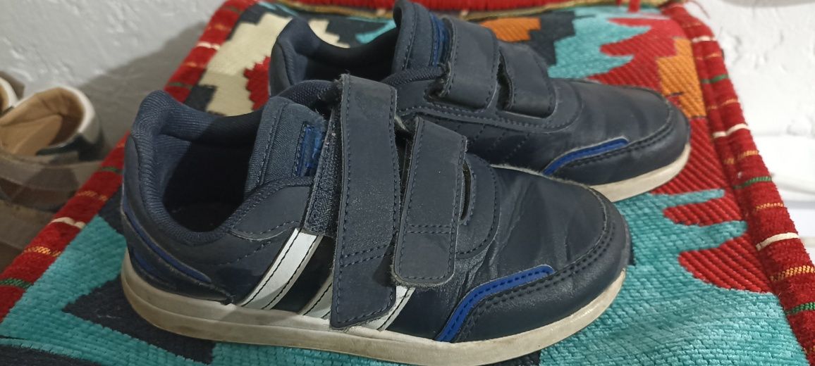 Оригінальні кросівки хлопчячі Adidas 29