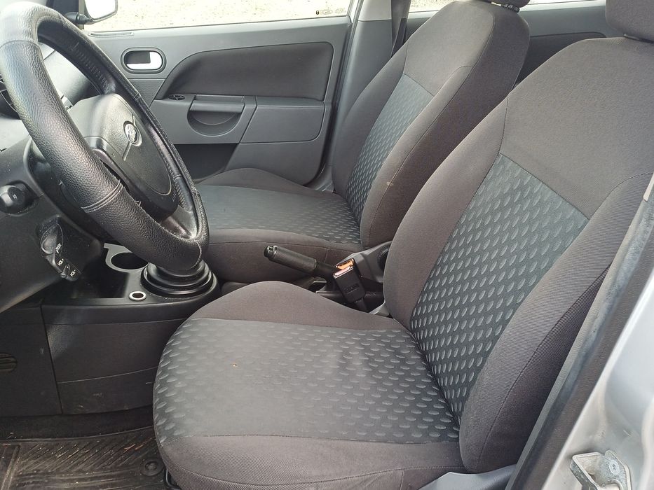 Ford Fiesta 5drzwi klima 160 tyś przebiegu  super stan techniczny