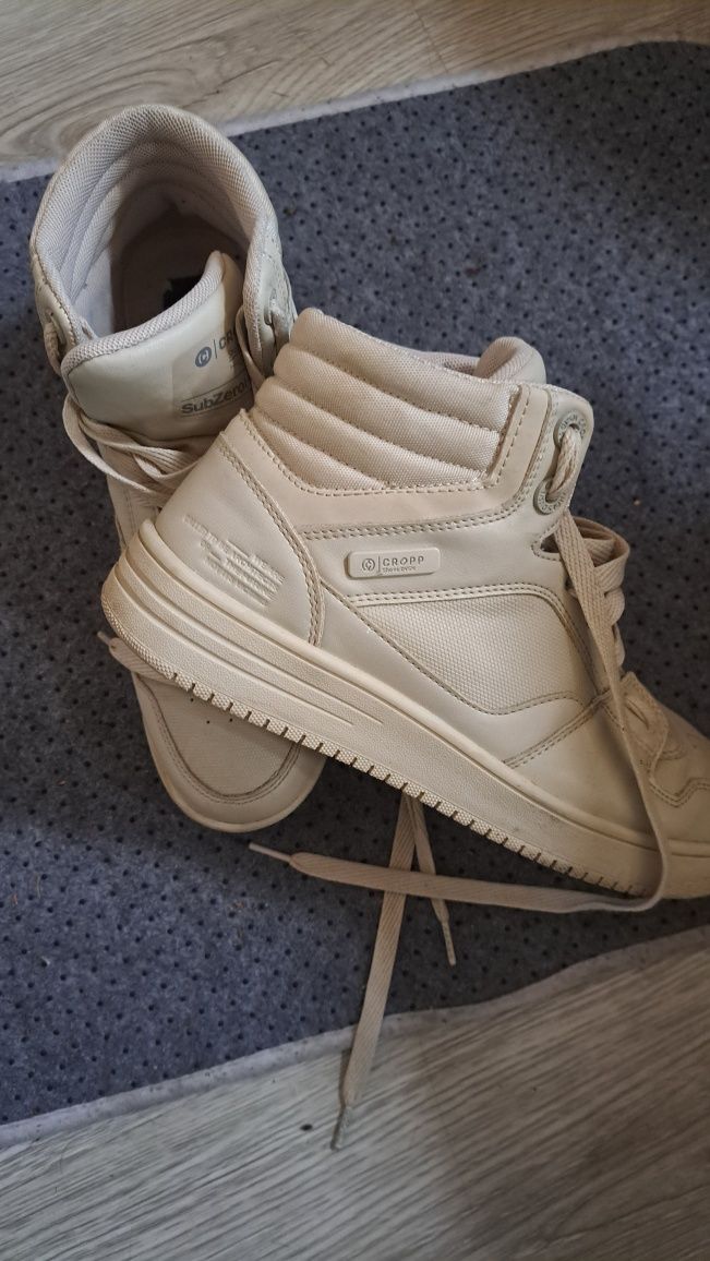 Sprzedam adidasy cropp