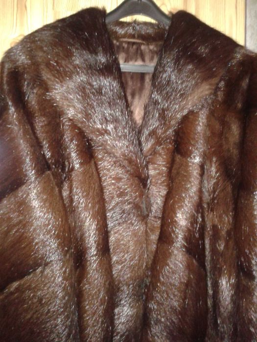 Шуба из нутрии натуральная