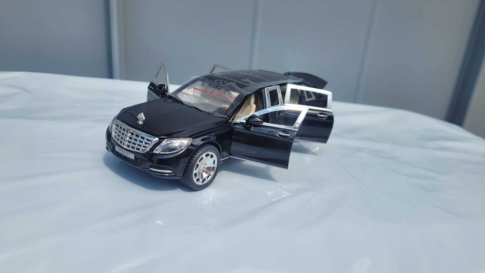Mercedes Benz Maybach S600 pullman model metalowy 1:24
