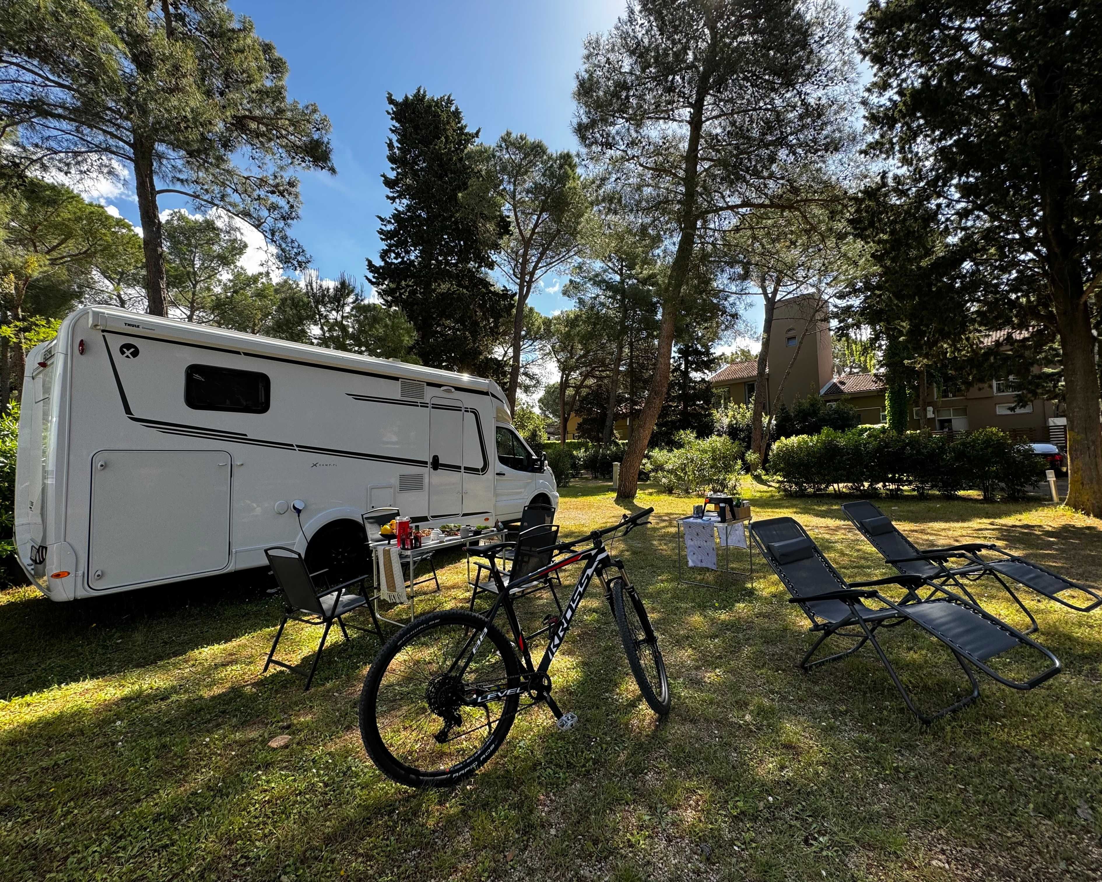 Nowy kamper na wynajem, 4-osobowy, Camp Lovers