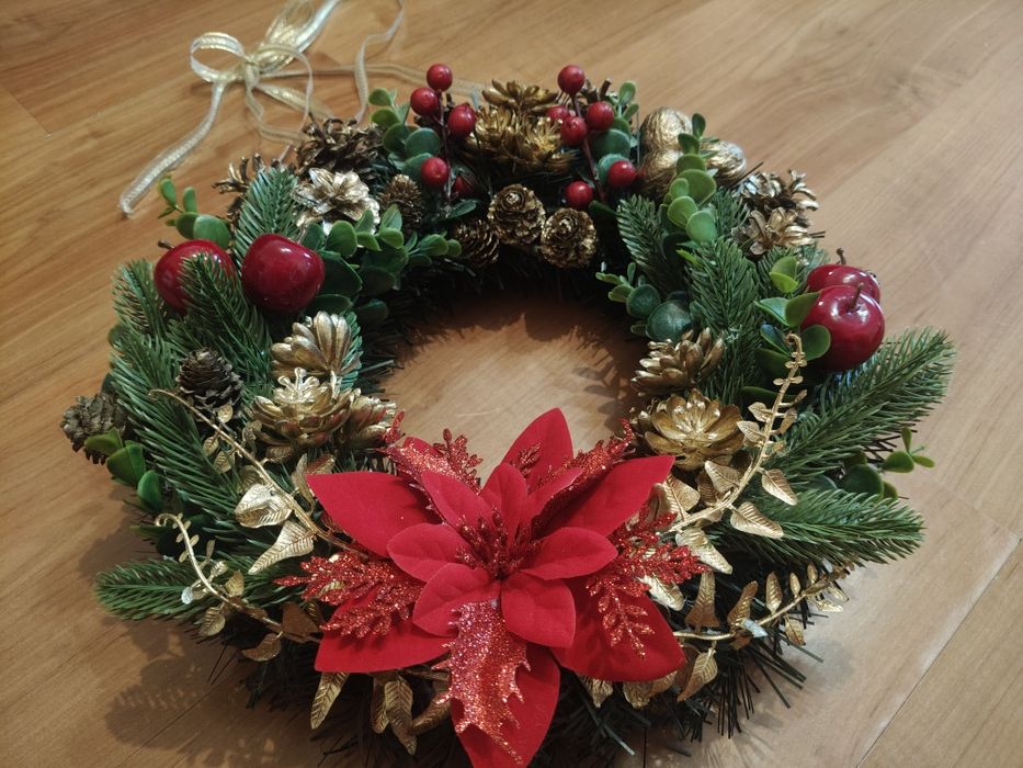 Świąteczny zimowy wianek na drzwi dekoracja stroik święta