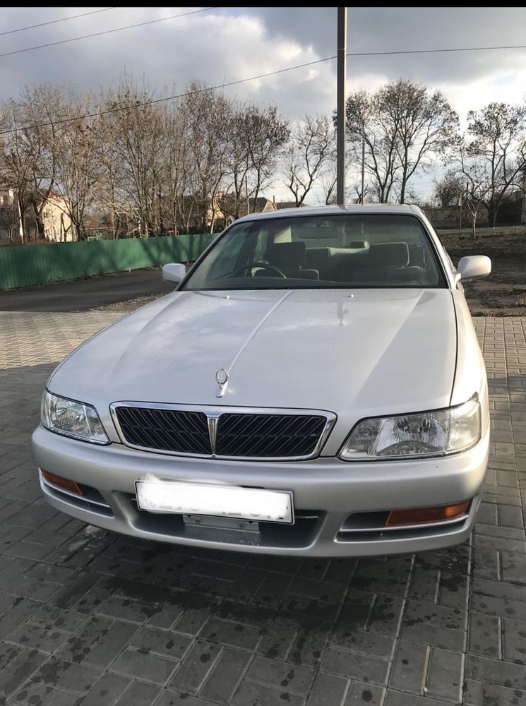 Nissan Laurel Medalist 2,5