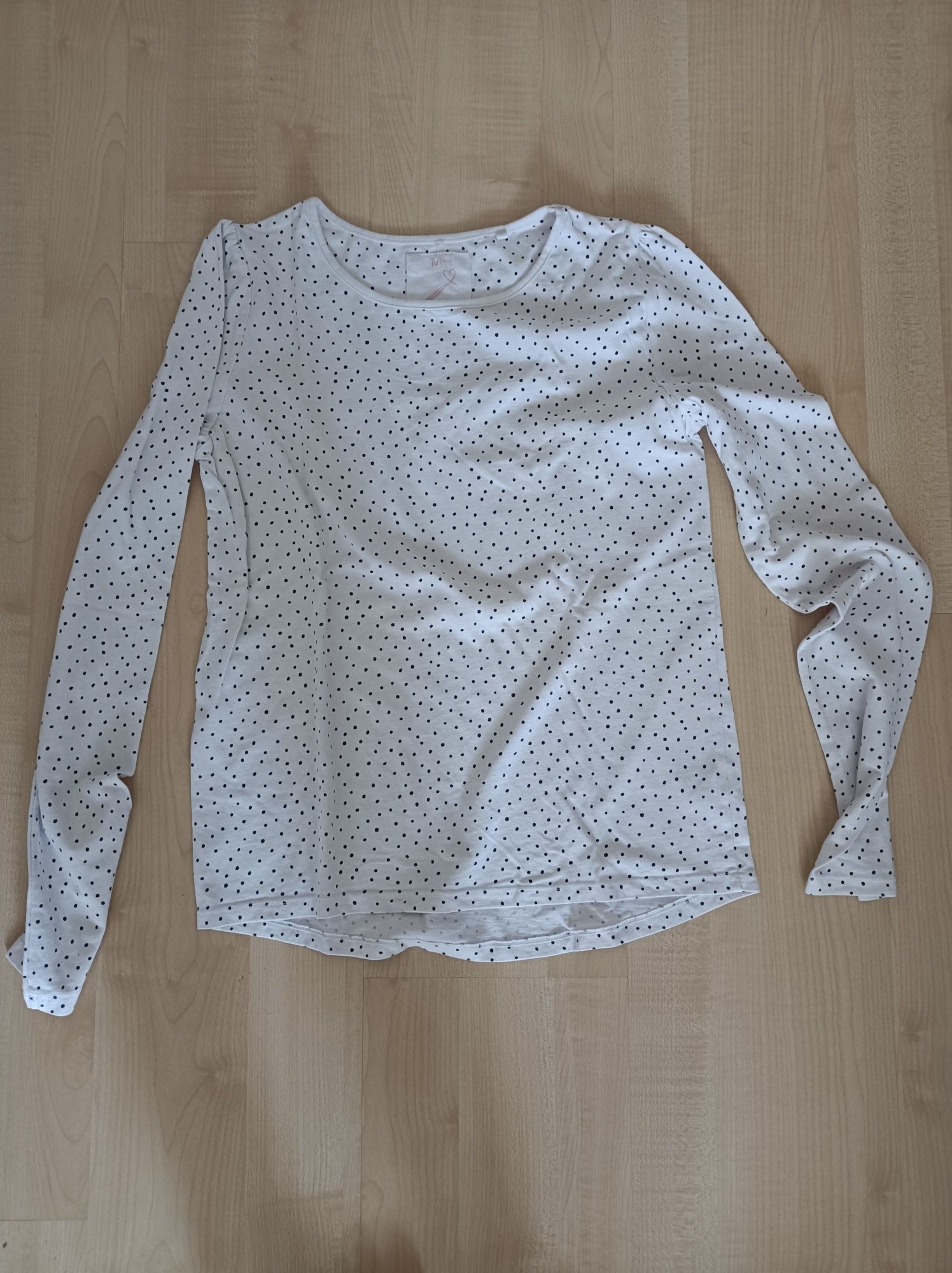 Sukienki bluzy spódniczki swetry 140 cm