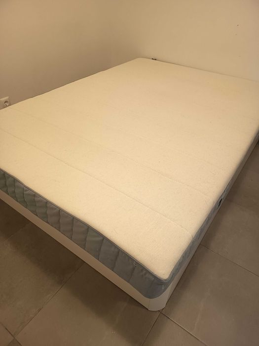 Cama IKEA neiden e colchão