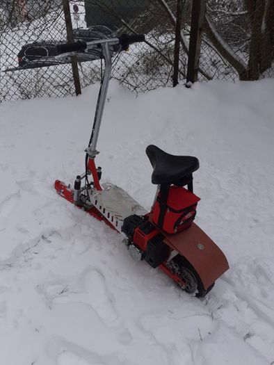 nowy skuterek śnieżny