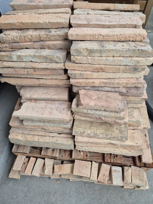 Płytki z cegły po rozbiórce  / lico