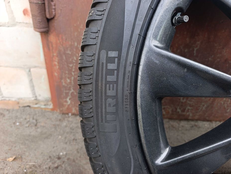 Пара Pirelli Scorpion Winter 2 275/40