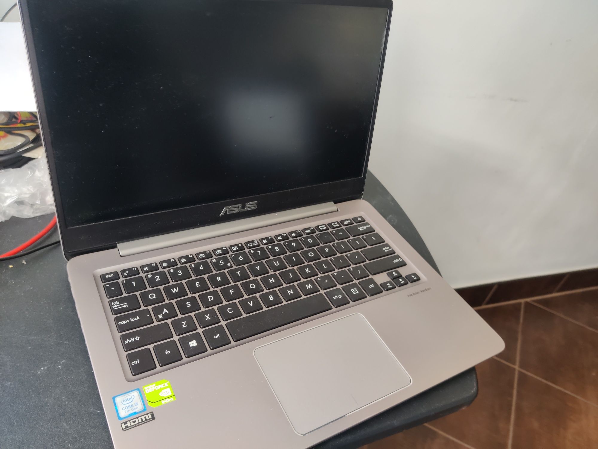 Laptop Asus UX410U, 14', idealny stan