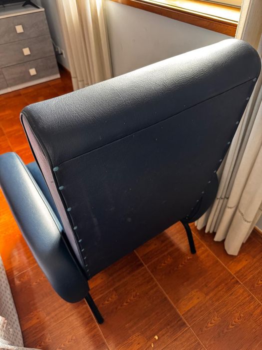 Vendo poltrona geriátrica reclinável