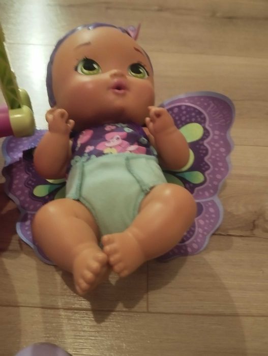 Lalka Motyl Pije Siusia