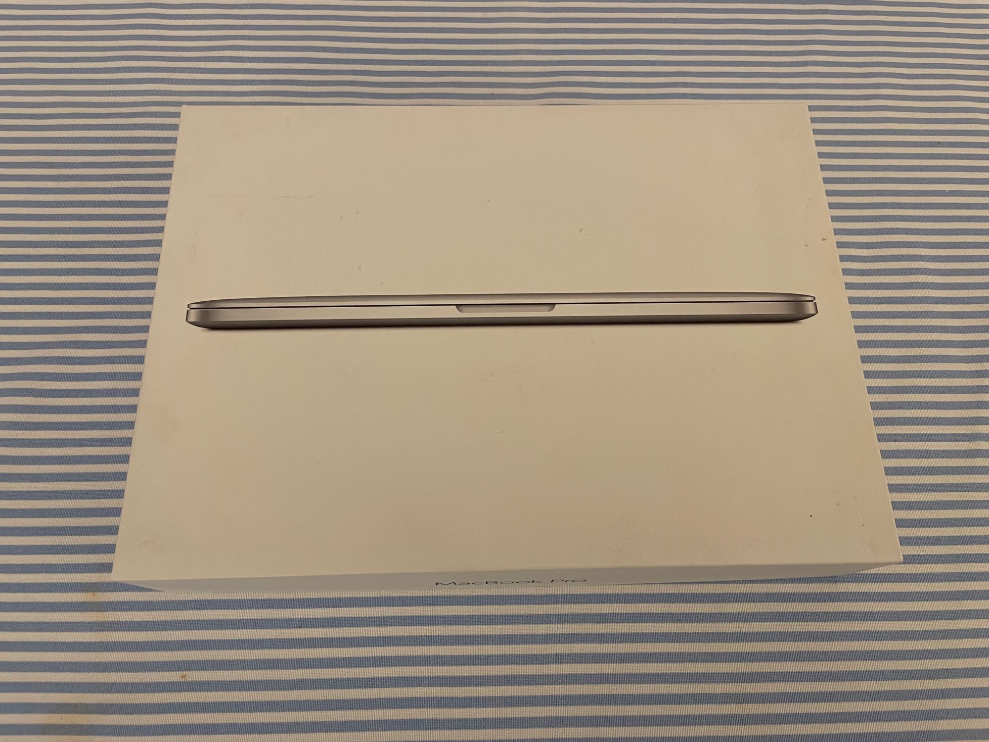 MacBook Pro 13 2015 I5 2.7GHZ + Monitor 27 Dell + Dock Caldigit