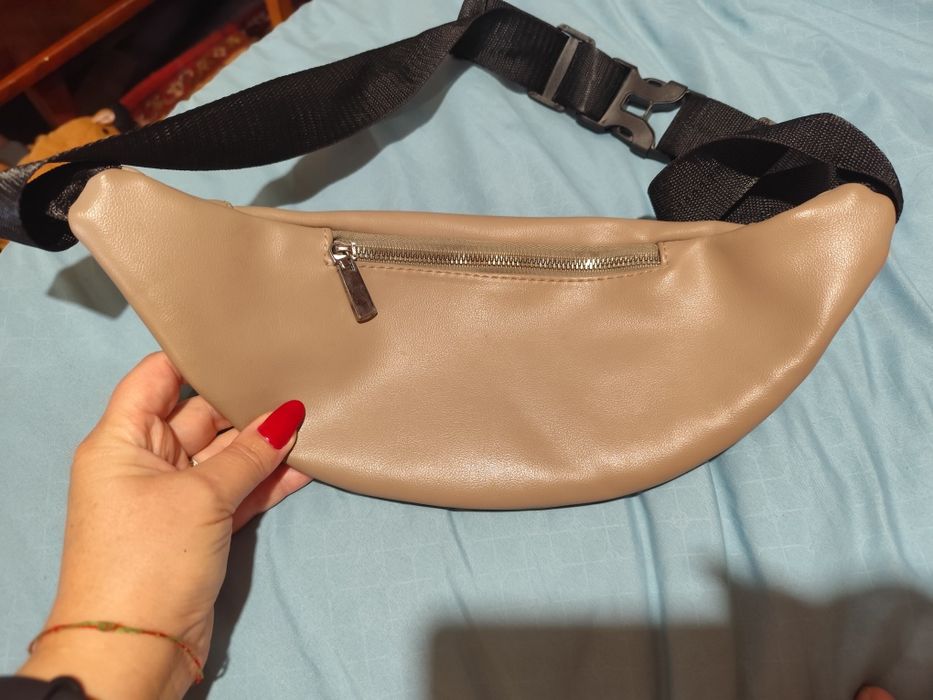 Сумка бананка бежева