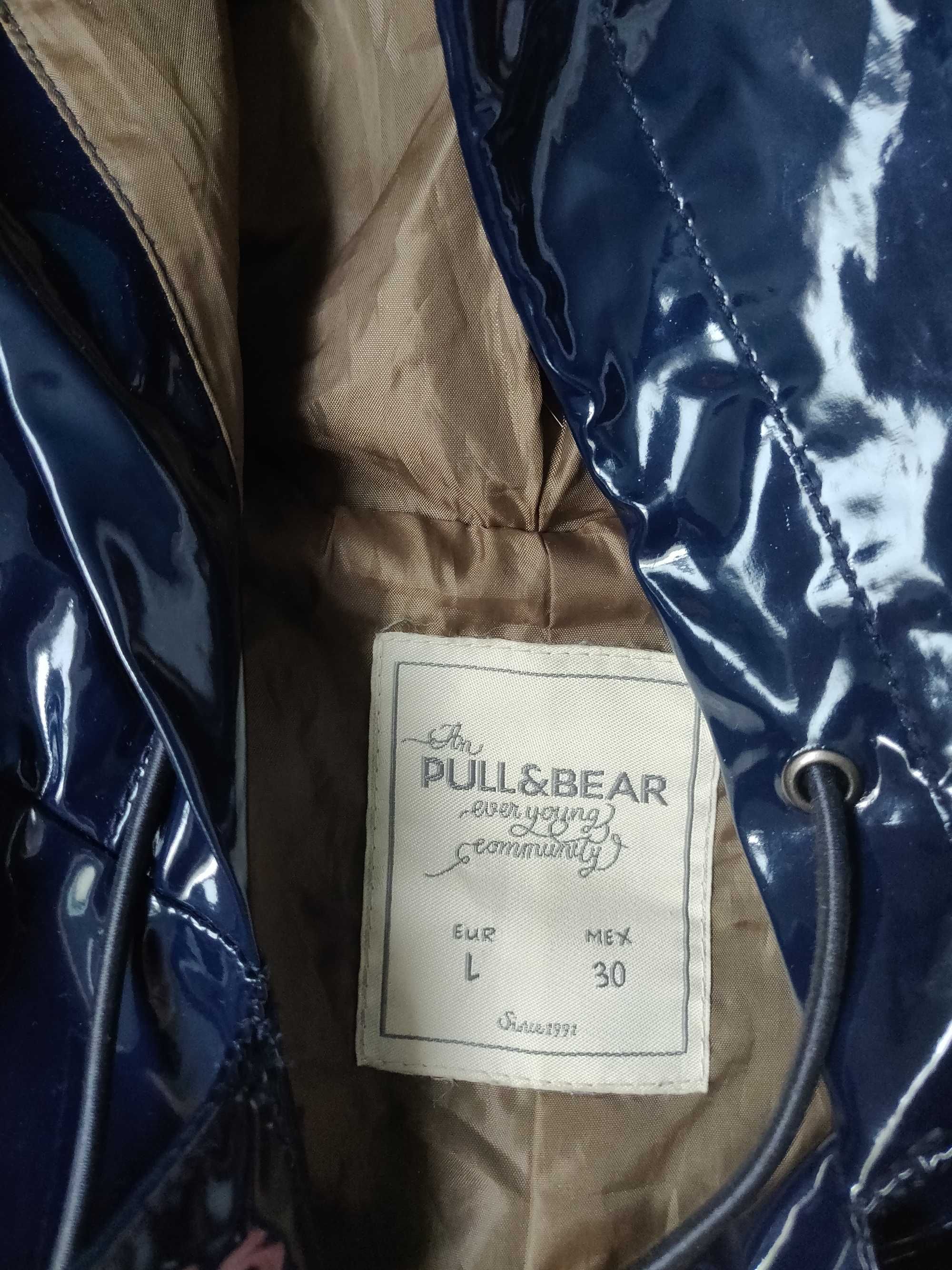 Cтильна лакована куртка дощовик Pull&Bear