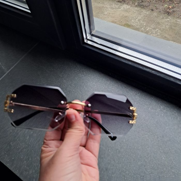 Нові сонячні окуляри