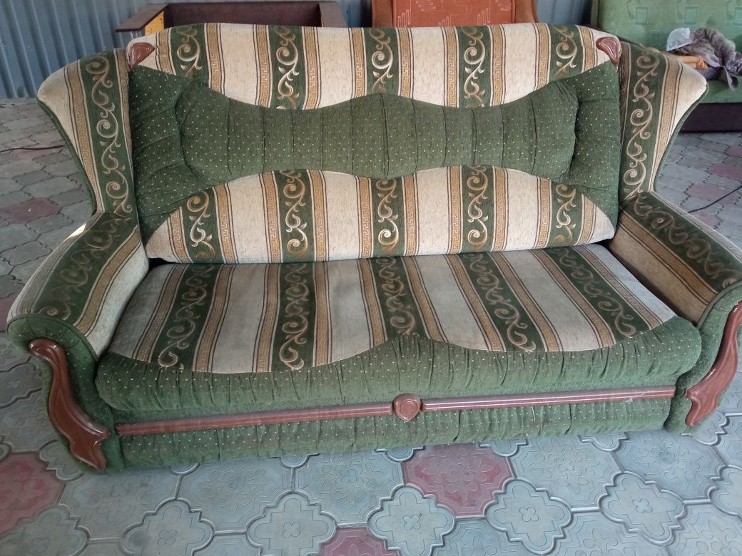 Диван раскладной, ширина 1.90