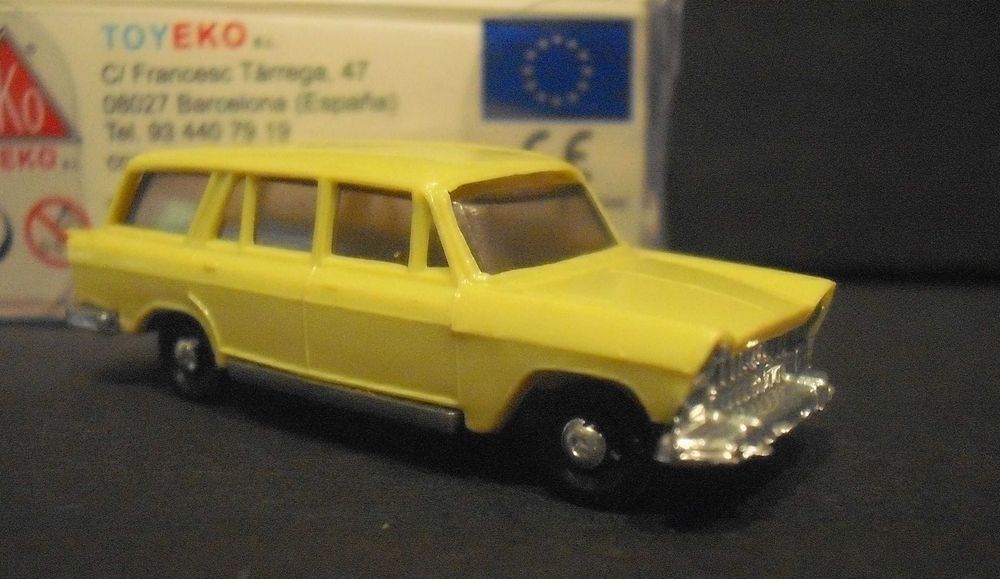 EKO - Fiat Familiar 1800 -antigo - 1/65 - made in Espanha - NOVO