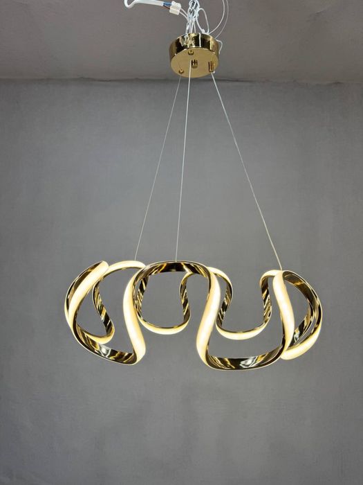 Стильна підвісна люстра,світлодіодна люстра зотола