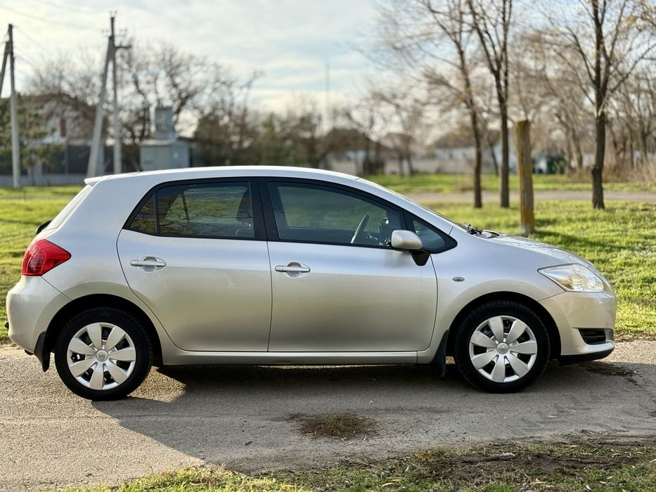 TOYOTA Auris, газ/бензин. Стан гарний
