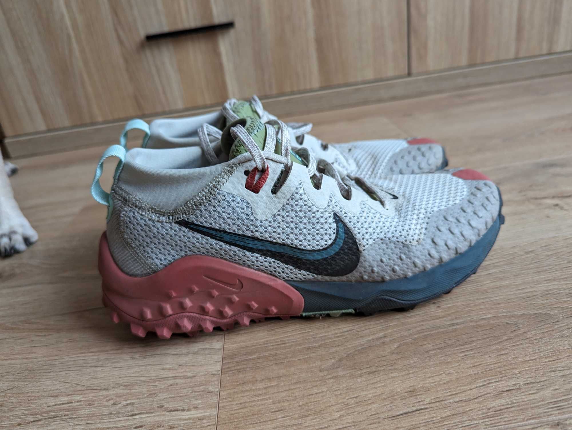 Damskie buty biegowe Nike Wildhorse 7 r. 40,5 (26 cm) przebieg 80 km