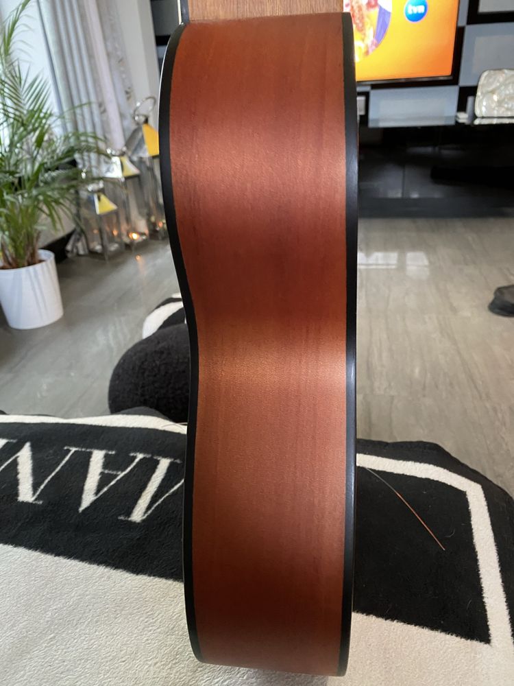 Gutara akustyczna Fender