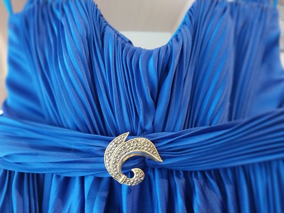 Платье нарядное вечернее шлейфовое