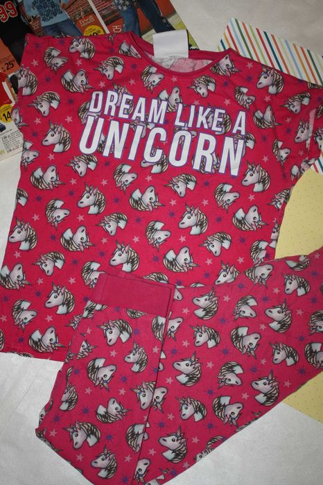Котоновая пижама единорог девочке 8/9лет ,р-134 отличное состояние