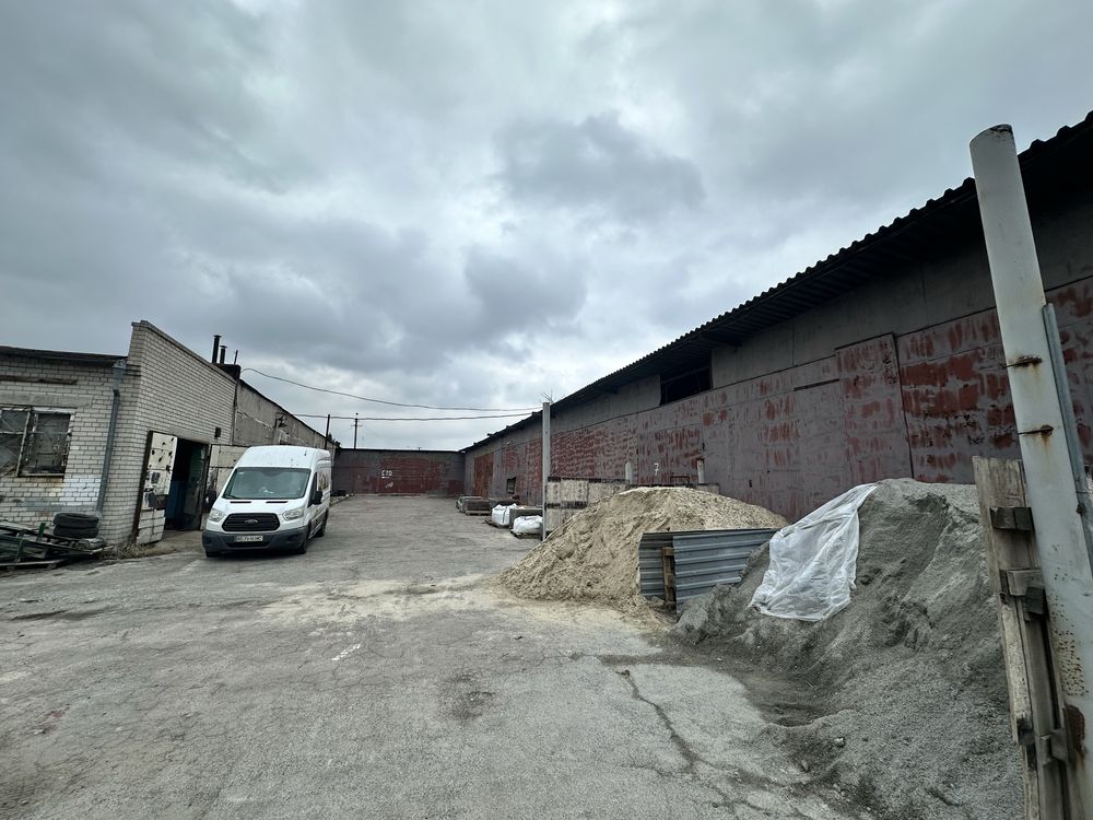 Продаж складських та виробничих приміщень м.Підгородне.
