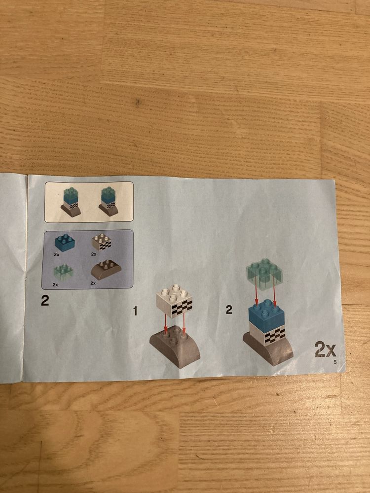 Lego Duplo 10857 wyścig o zloty tłok
