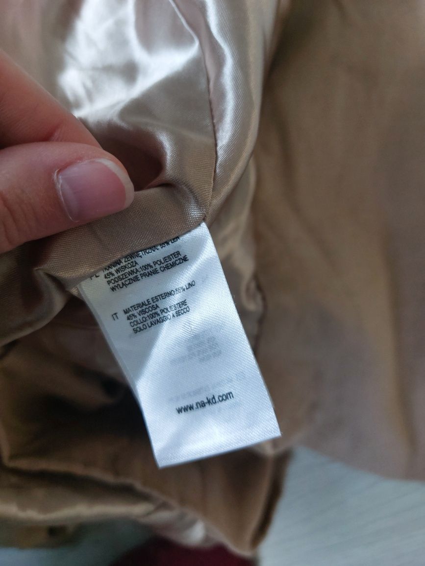Lniany płaszczyk narzutka marynarka NA-KD S/36, beżowy blazer
