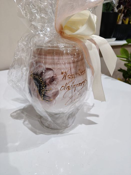 Kieliszek z życzeniami urodzinowymi