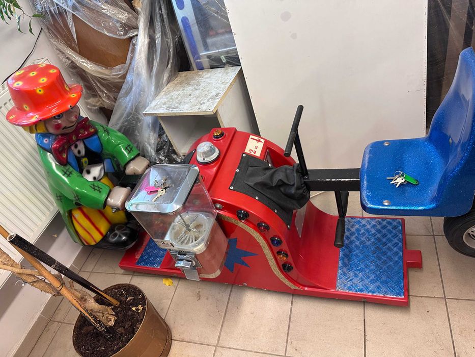 Automat zarobkowy bujak wraz z pojemnikiem na kulki