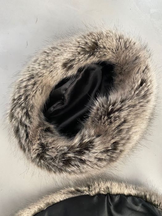 Conjunto gorro, luvas e gola de pelo