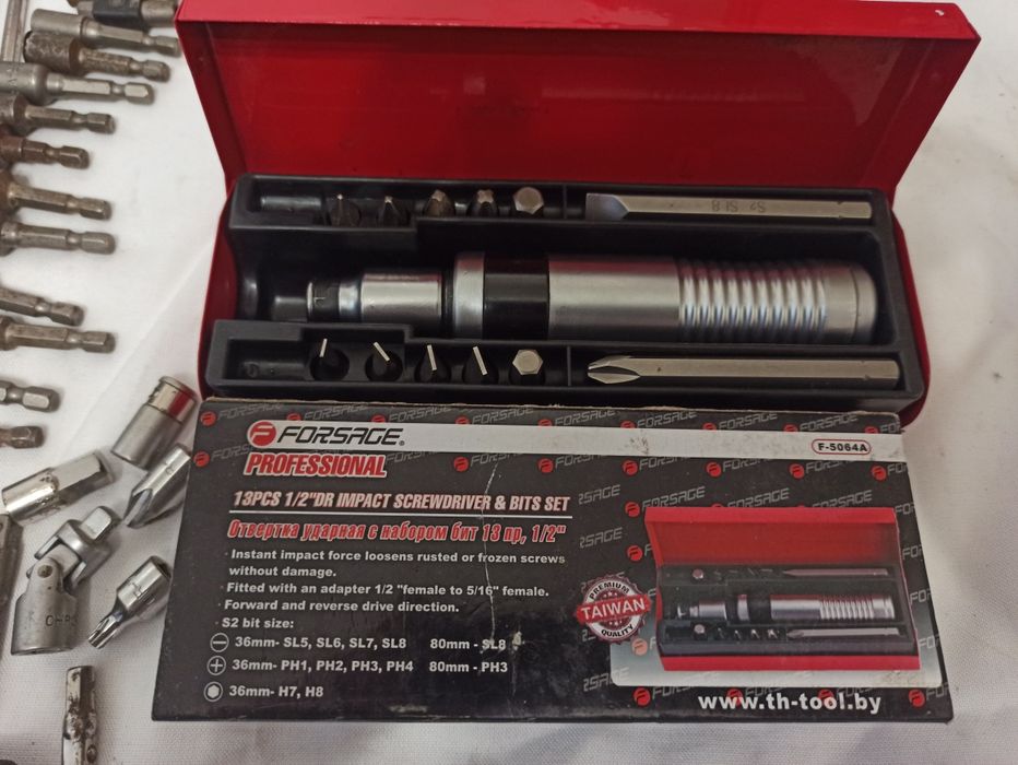 Skrzynka z narzędziami Klucze płaskie nasadowe śrubokręt udarowy