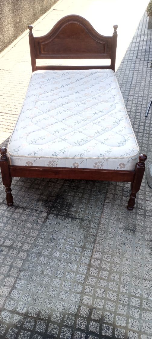 Vendo cama solteiro colchao