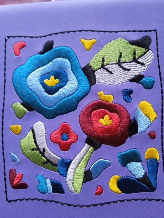 Книга с вышивкой